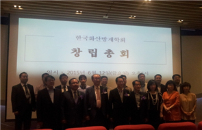 그림입니다.
원본 그림의 이름: 20150612_180307.jpg
원본 그림의 크기: 가로 653pixel, 세로 420pixel
사진 찍은 날짜: 2015년 06월 12일 오후 6:03