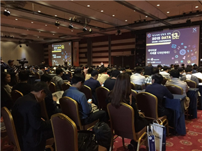 그림입니다.
원본 그림의 이름: KakaoTalk_20151026_130906349.jpg
원본 그림의 크기: 가로 960pixel, 세로 720pixel
