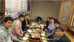 그림입니다.
원본 그림의 이름: 간담회.jpg
원본 그림의 크기: 가로 5312pixel, 세로 2988pixel
사진 찍은 날짜: 2016년 04월 20일 오후 6:14
카메라 제조 업체 : samsung
카메라 모델 : SM-G920K
프로그램 이름 : G920KKKU3DPAD
F-스톱 : 1.9
노출 시간 : 1/17초
IOS 감도 : 200
색 대표 : sRGB
노출 모드 : 자동
35mm 초점 거리 : 28
프로그램 노출 : 자