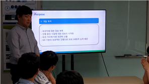 그림입니다.
원본 그림의 이름: IMG_20160614_170605.jpg
원본 그림의 크기: 가로 3840pixel, 세로 2160pixel
사진 찍은 날짜: 2016년 06월 14일 오후 5:06
카메라 제조 업체 : LGE
카메라 모델 : Nexus 5X
프로그램 이름 : bullhead-user 6.0.1 MTC19T 2741993 release-keys
F-스톱 : 2.0
노출 시간 : 1/60초
IOS 감도 : 94
색 대표 : s