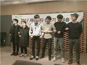 그림입니다.
원본 그림의 이름: CLP0000373c0001.bmp
원본 그림의 크기: 가로 3264pixel, 세로 2448pixel