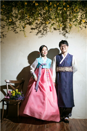 그림입니다.
원본 그림의 이름: 정영준전임결혼.jpg
원본 그림의 크기: 가로 640pixel, 세로 960pixel