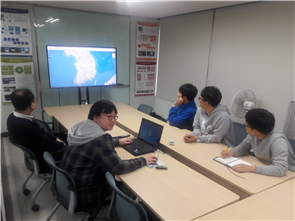 그림입니다.
원본 그림의 이름: 20180320_161514.jpg
원본 그림의 크기: 가로 4128pixel, 세로 3096pixel
사진 찍은 날짜: 2018년 03월 20일 오후 4:15